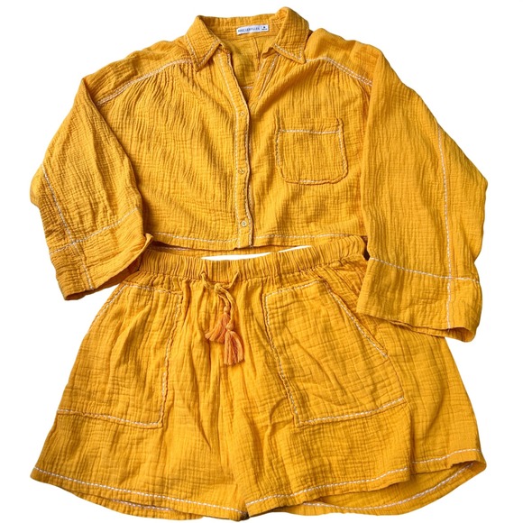 Avec Les Filles Other - Avec Les Filles 2 Piece Gauze Set Button Front Shirt Drawstring Shorts Medium